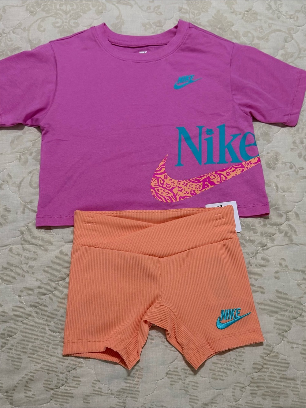 Nike Girls 2 Piece Matching Set Size 6 Shirt and Shorts NWT
